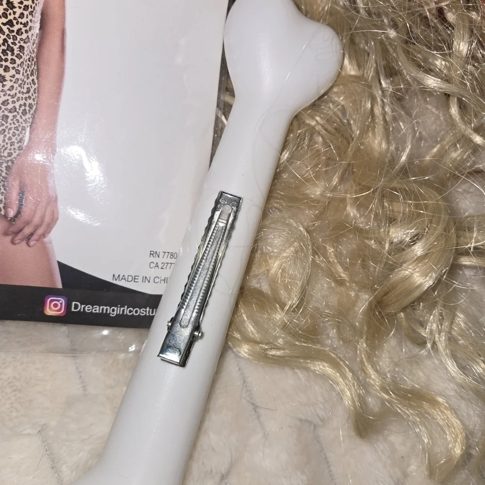 Costume - Picture 3 of 4